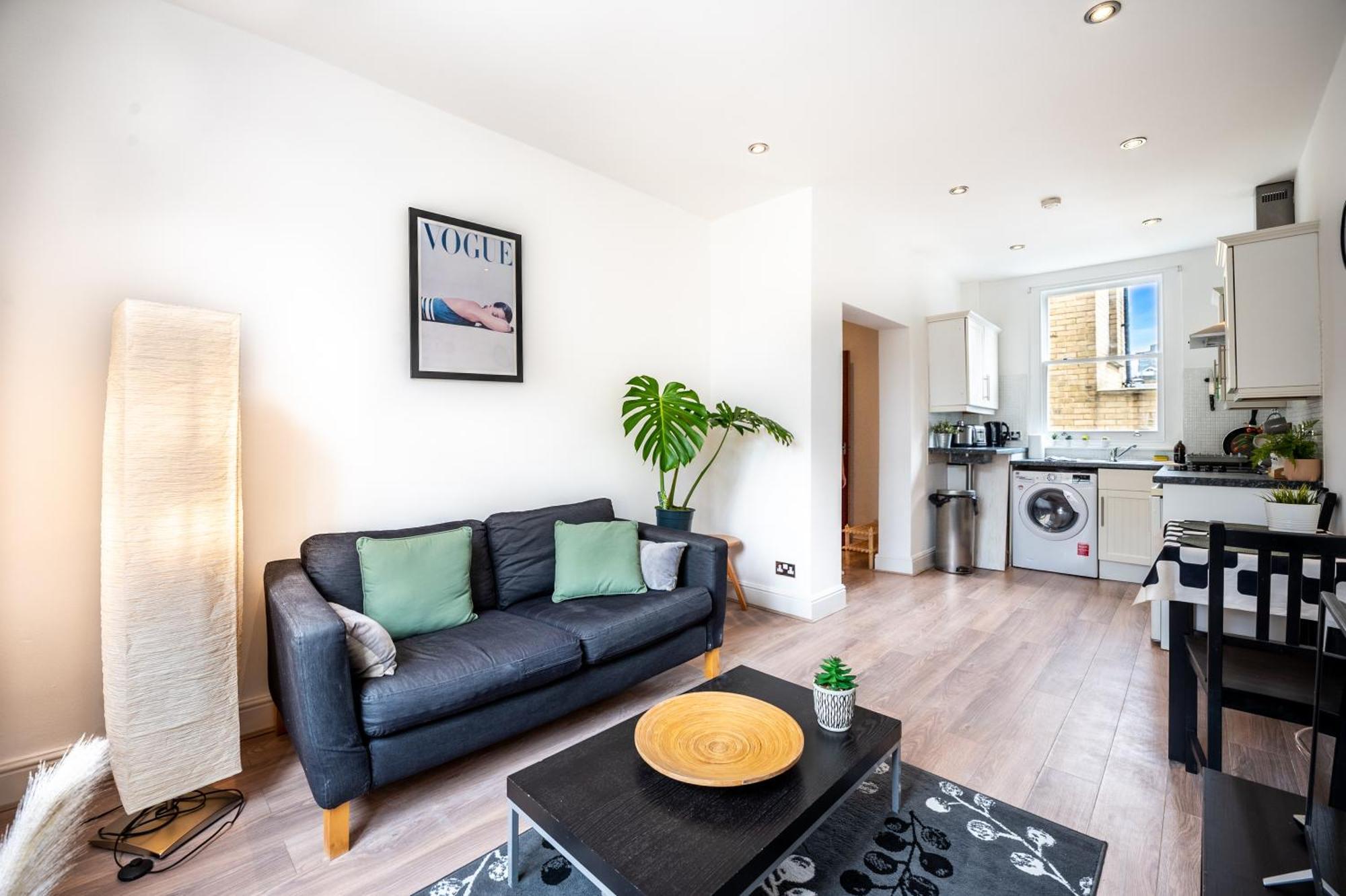 One-Bed Flat, Kensington, Bank Payment To The Host Within 24H From The Reservation Apartment London Bagian luar foto