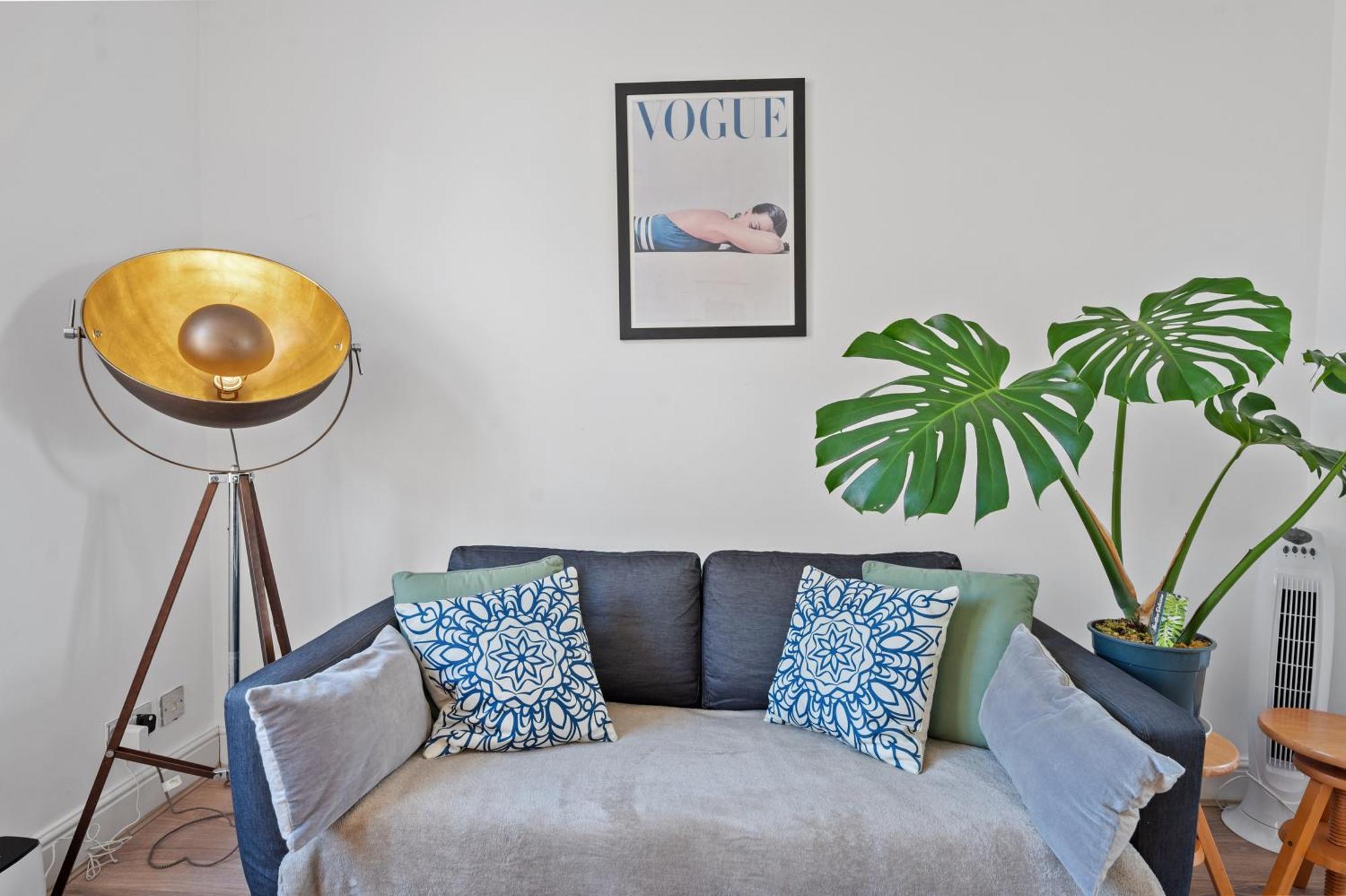 One-Bed Flat, Kensington, Bank Payment To The Host Within 24H From The Reservation Apartment London Bagian luar foto